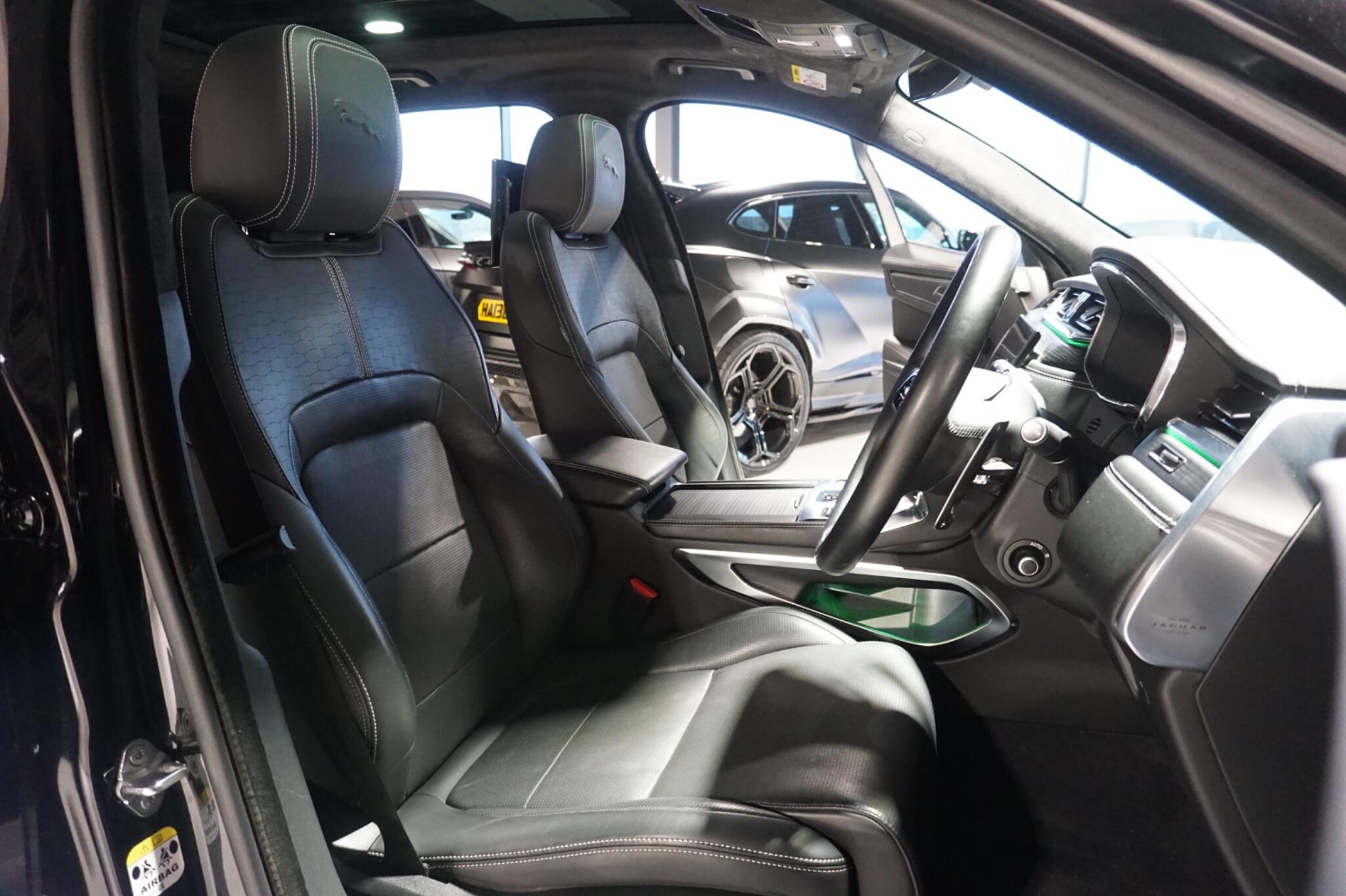 Jaguar F-PACE 3.0 D300 MHEV R-Dynamic HSE Black SUV 5dr Diesel Auto AWD Euro 6 (s/s) (300 ps)